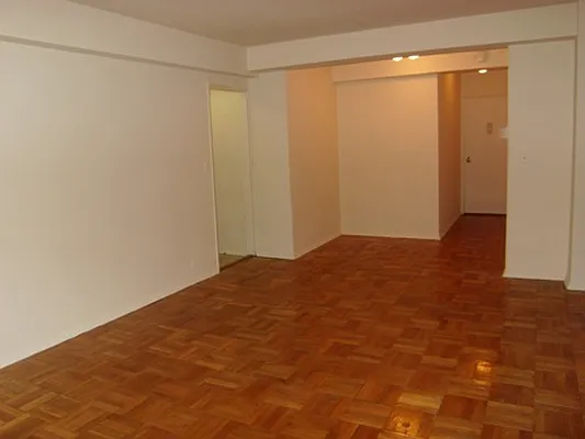 Rented by City Connections Realty | media 16