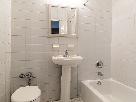 4th image of 333 E 54th St APT 1G