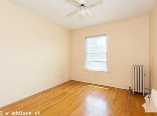 1122 W Addison St #1215, Chicago, IL 60613