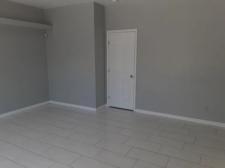 229 E Cloud Song — Photo 5