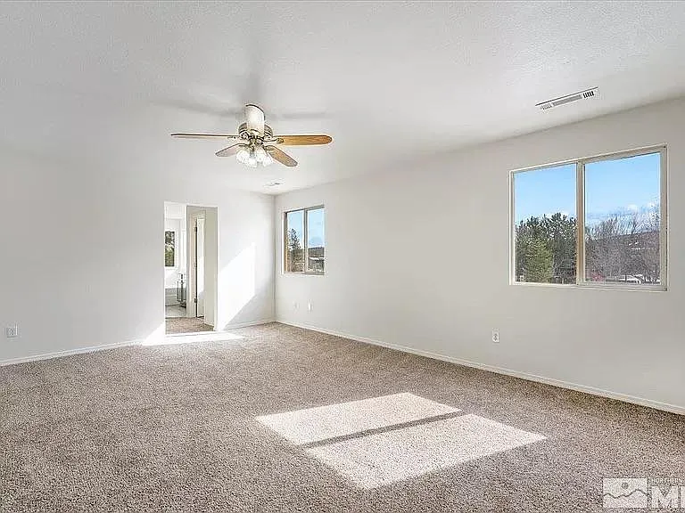 560 Golden Vista Ct — Photo 14