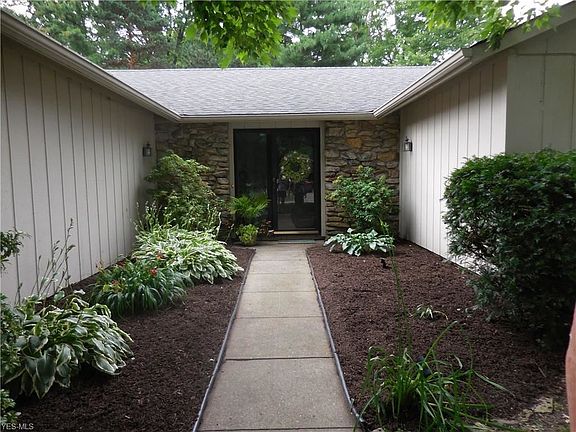 2nd image of 10749 Waterfall Rd