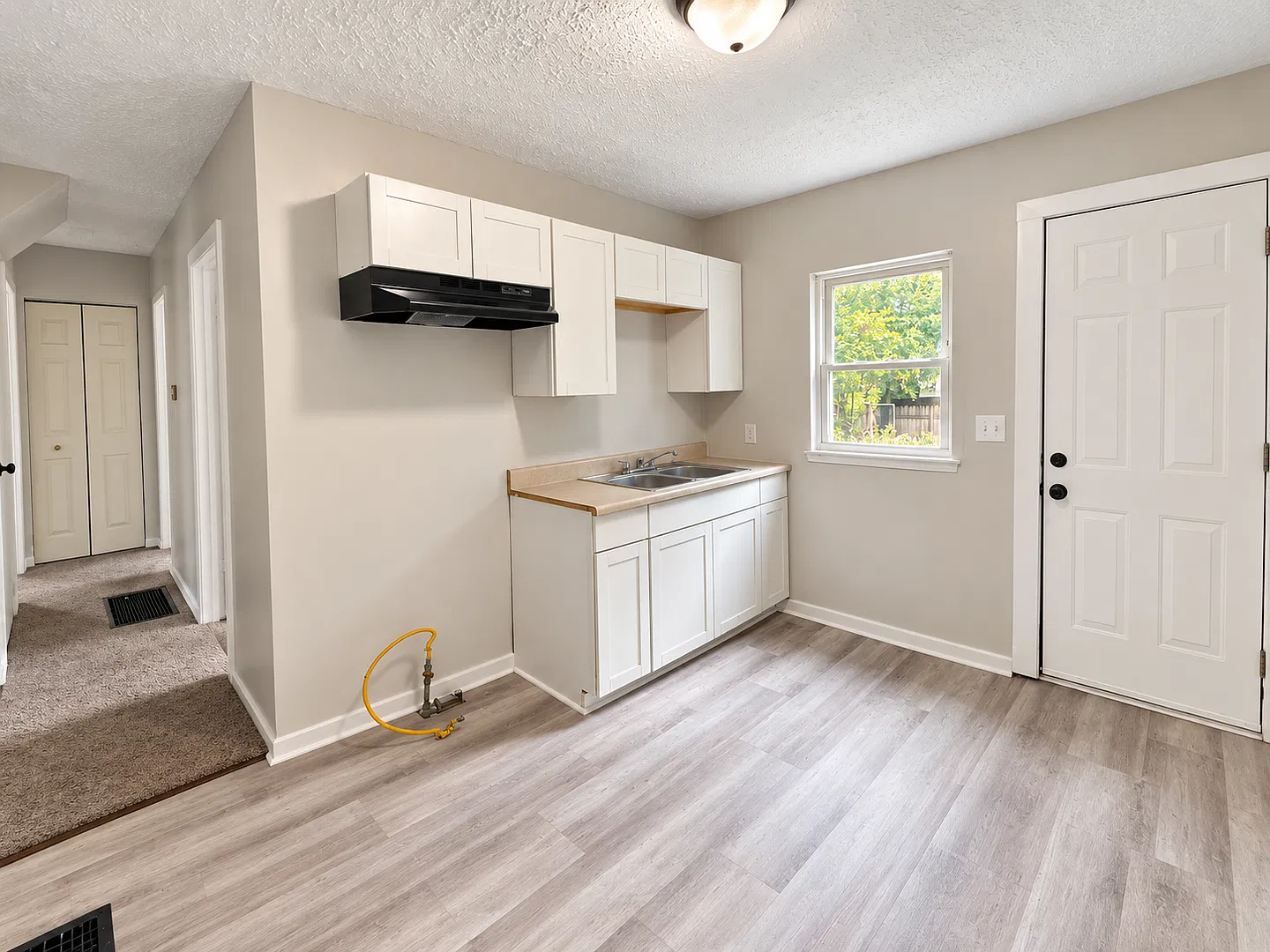 Stunningly Updated 4BR Home with Full Basement! — Photo 3