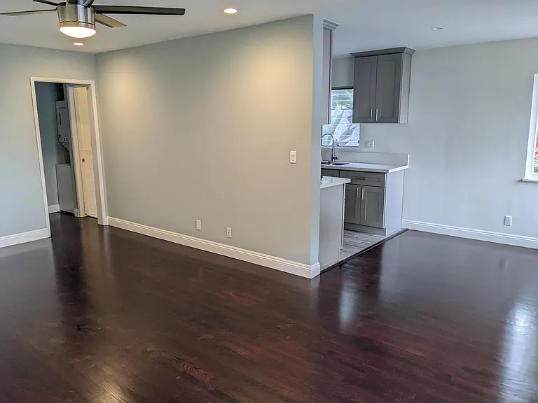 1028 E 3rd St #6 — Photo 19