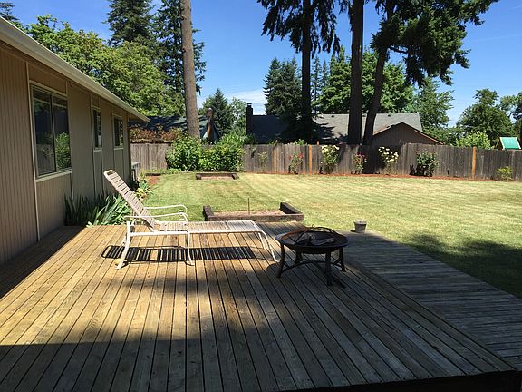 3rd image of 9604 NE Pinecreek St