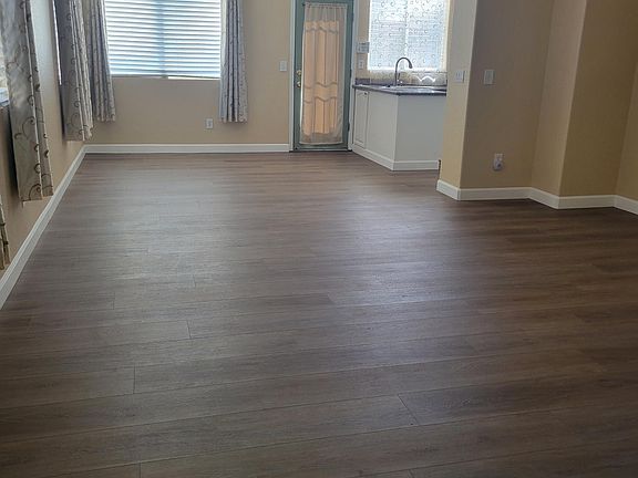 3rd image of 651 Simmer Way