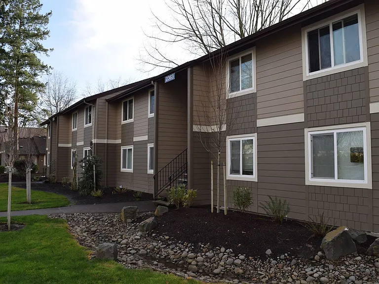 Barclay Square Where Convenience Meets Community Up to 1-Month Free! — Photo 16