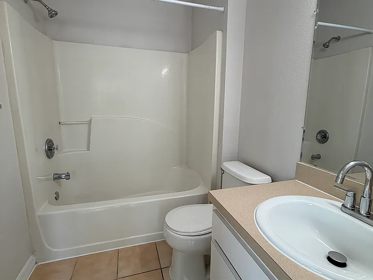 2403 W Platt St #C — Photo 25