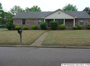 917 Farmington Dr N, Southaven, MS 38671