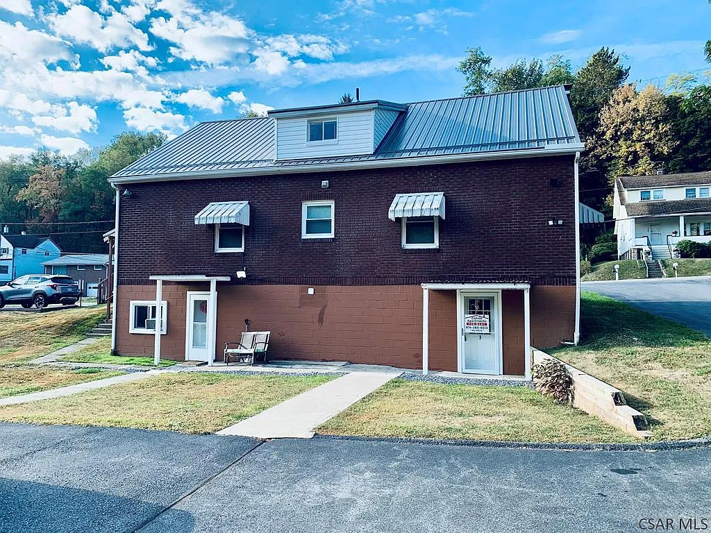1 bed, 1.0 bath, $1,095 — Photo 2