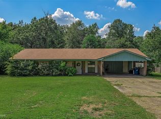 813 1/2 S Cypress St, Vivian, LA 71082