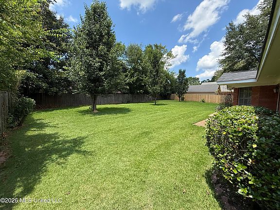 3rd image of 1842 Lake Trace Dr