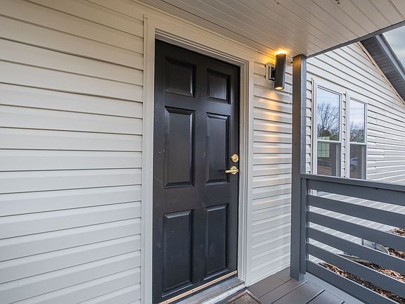 4th image of 2732 Bullock Ave