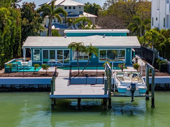 17016 Dolphin Dr, North Redington Beach, FL 33708