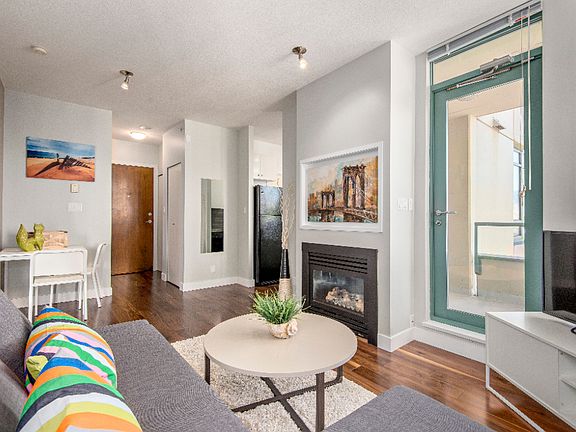 5th image of 1238 Burrard St #607