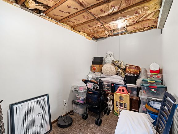 4th image of 409 NE 9th St