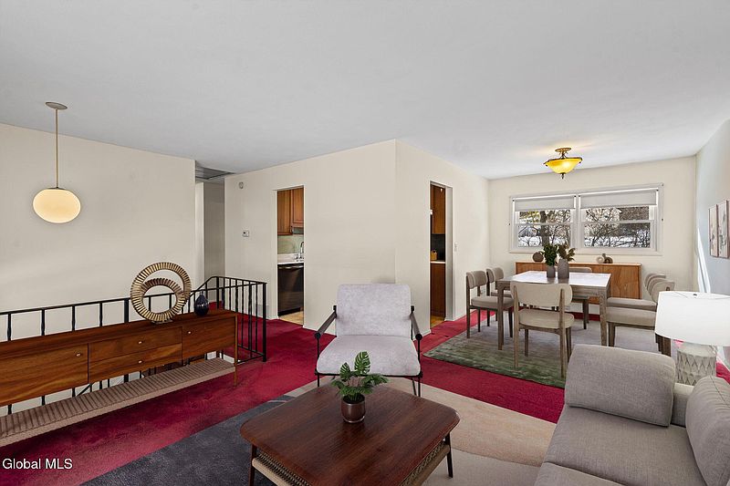 2nd image of 263 Kings Court