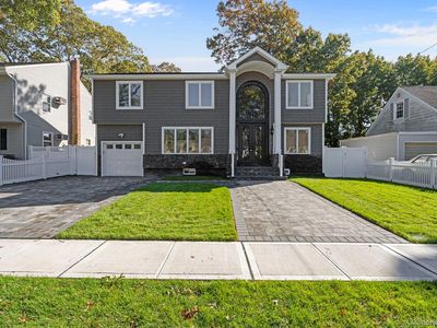 33 6th Avenue, Massapequa Park, NY, 11762