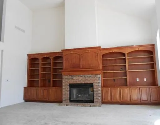 15194 Valentia Dr photo 1