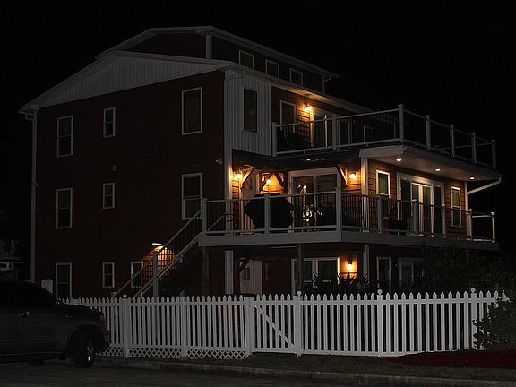 5th image of 109 12th Ave N