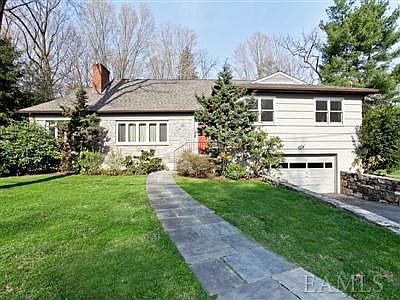 1st image of 30 Doris Dr