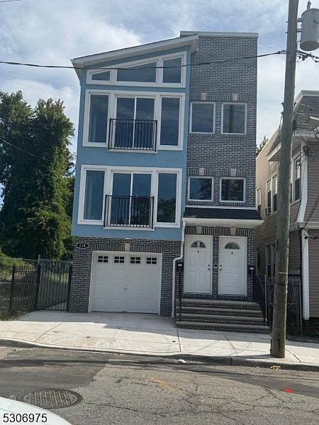 1st image of 234 Leslie Street