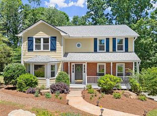 1615 Maple Ridge Dr, Suwanee, GA 30024