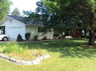 417 S 2nd Ave, New Windsor, IL 61465
