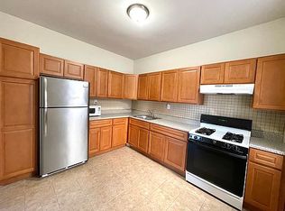 25-38 31st St #2A, Astoria, NY 11102