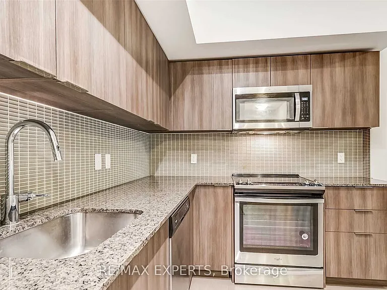 20 Shore Breeze Dr #450 — Photo 11