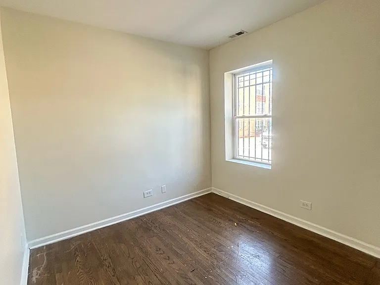 9118-9124 S Dauphin Ave — Photo 6