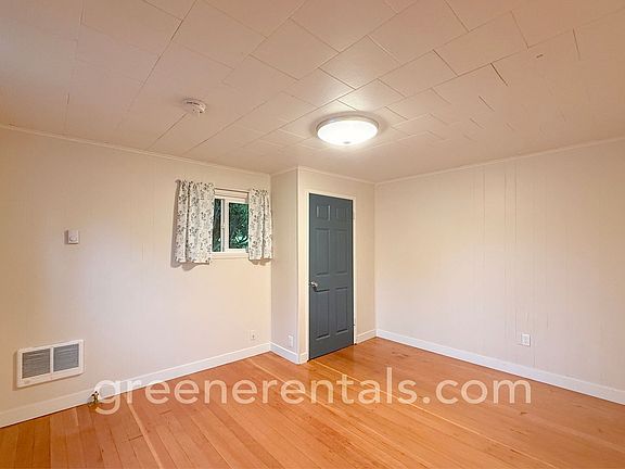 4th image of 119 20th Ave SE #7
