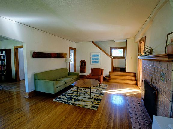 2nd image of 730 Barney Ave