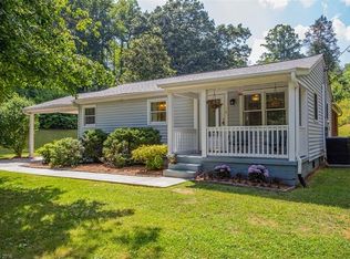 19 Eastview Cir, Asheville, NC 28806