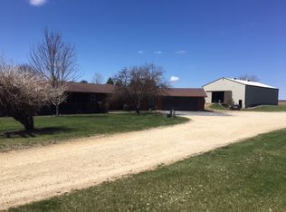 608 N 2nd St, Holcomb, IL 61043