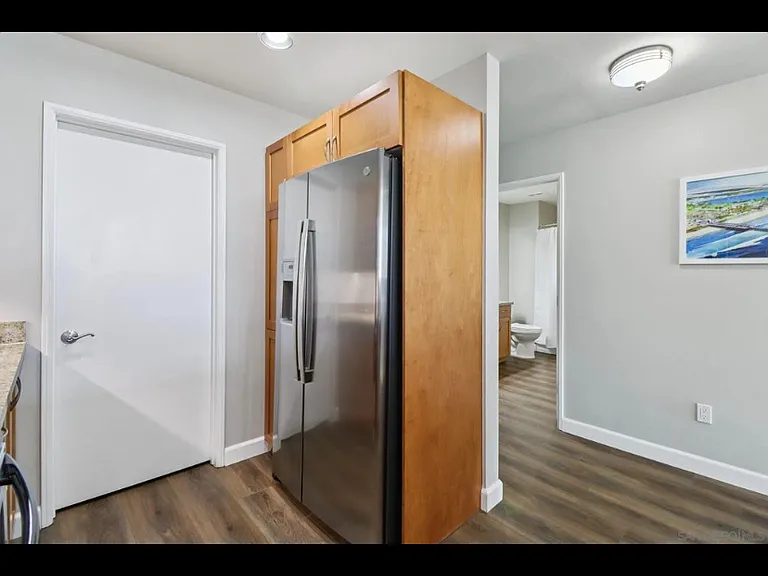 427 9th Ave #504 — Photo 3
