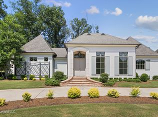 200 Hidden Oaks Dr, Ridgeland, MS 39157