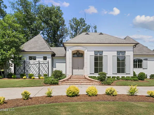 200 Hidden Oaks Dr, Ridgeland, MS 39157