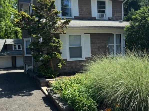 9 Laurel Pl, Montclair, NJ 07043