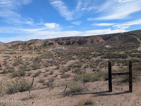 2nd image of La Canada Rd