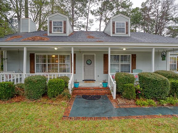 2nd image of 16 Brentwood Pl