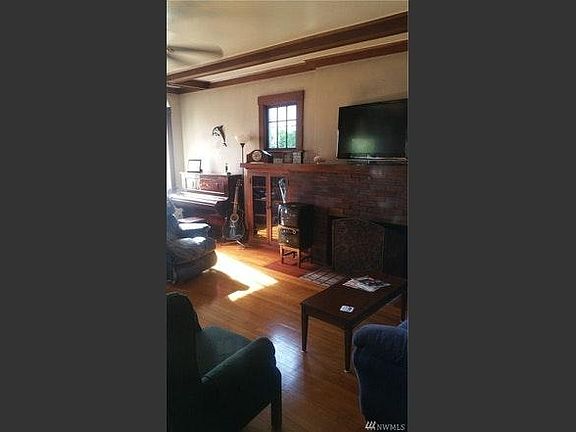 3rd image of 3624 Fawcett Ave