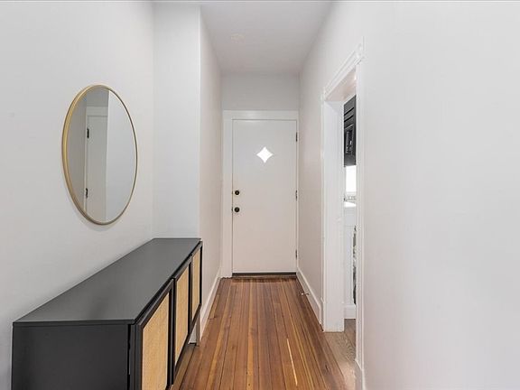 5th image of 34 Henry St #34
