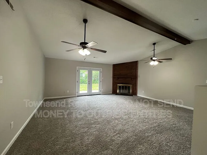 4 bed, 2.0 bath, 1500 sqft, $1,545 — Photo 2