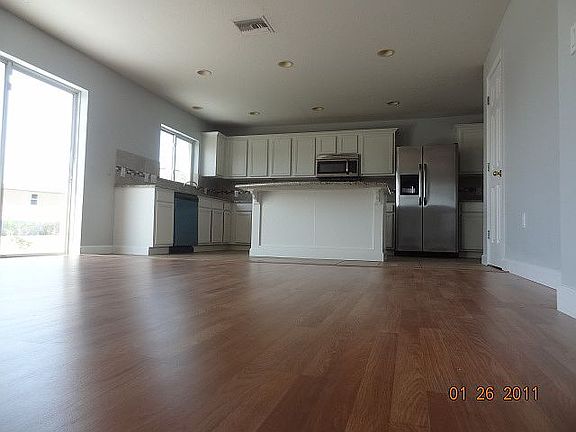 4th image of 10511 Boyette Creek Blvd