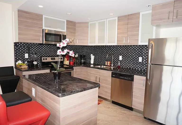 19370 Collins Avenue Seasonal #1007 — Photo 1