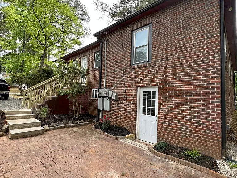 538 Hillandale St NE — Photo 10