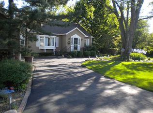 3212 Hickory Lawn Rd, Rochester Hills, MI 48307