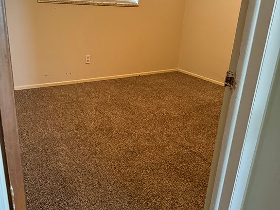 5th image of 1717 Duchess Dr APT 3
