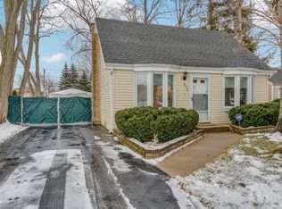 375 N Hemlock Ave, Wood Dale, IL 60191